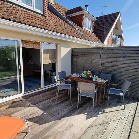 Field View, Whole Annexe * Saint Clement