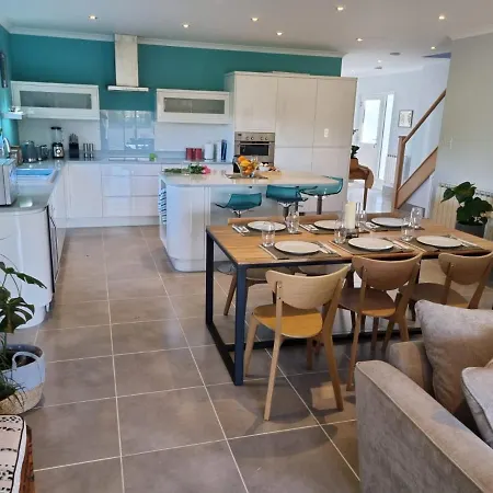 Field View, Whole Annexe * Saint Clement