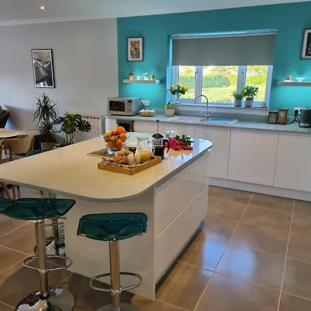 Holiday home Field View, Whole Annexe Saint Clement
